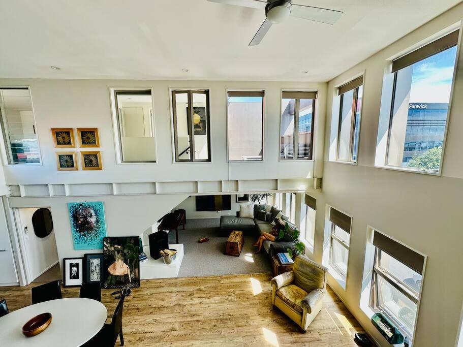 Stunning New York Loft Gallery Christchurch Buitenkant foto